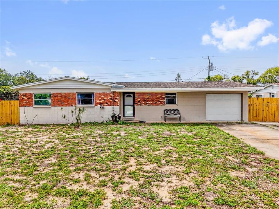 Active With Contract: $195,000 (4 beds, 2 baths, 1666 Square Feet)