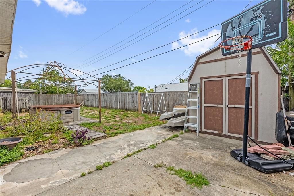 Active With Contract: $195,000 (4 beds, 2 baths, 1666 Square Feet)