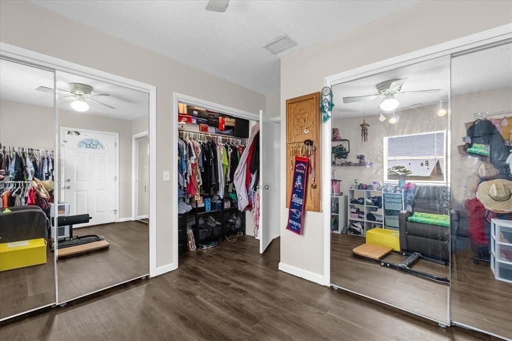 Active With Contract: $195,000 (4 beds, 2 baths, 1666 Square Feet)