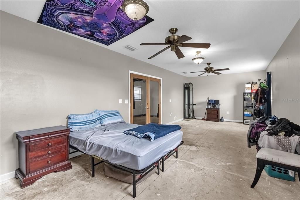 Active With Contract: $195,000 (4 beds, 2 baths, 1666 Square Feet)