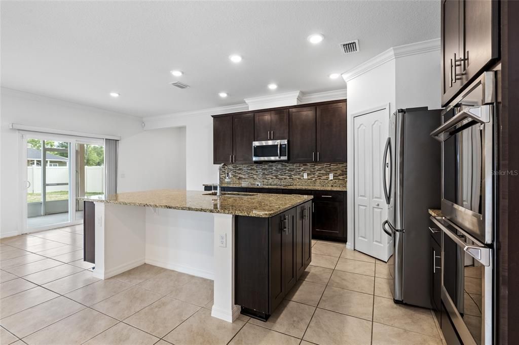 待售: $485,899 (6 贝兹, 4 浴室, 3147 平方英尺)