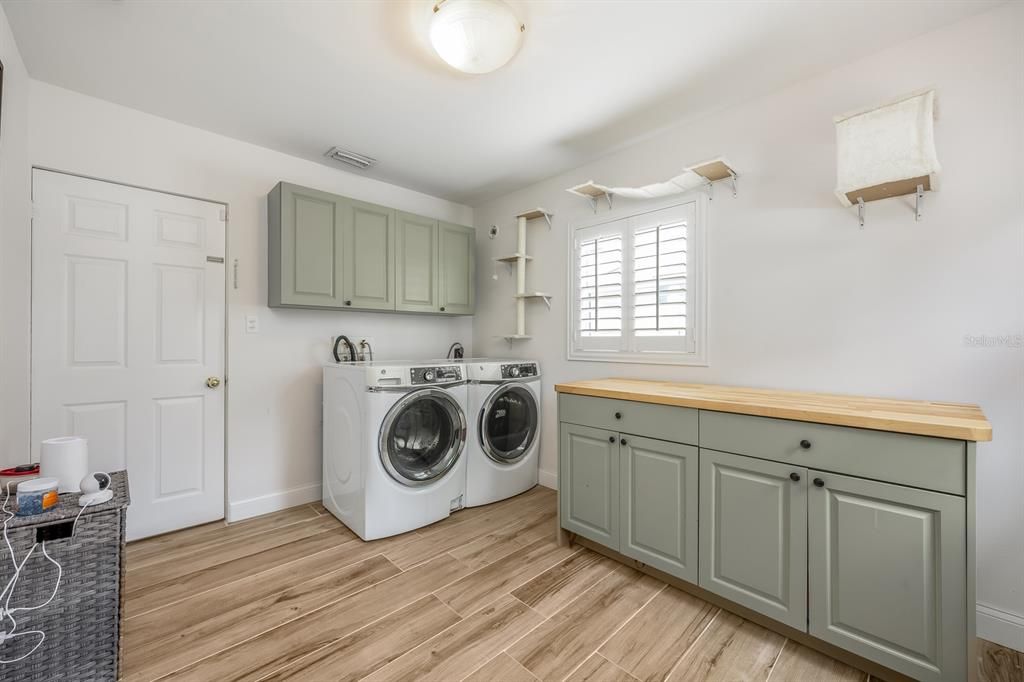 For Sale: $835,000 (3 beds, 2 baths, 2237 Square Feet)