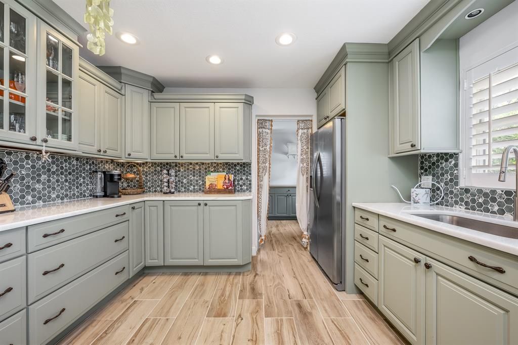 For Sale: $835,000 (3 beds, 2 baths, 2237 Square Feet)