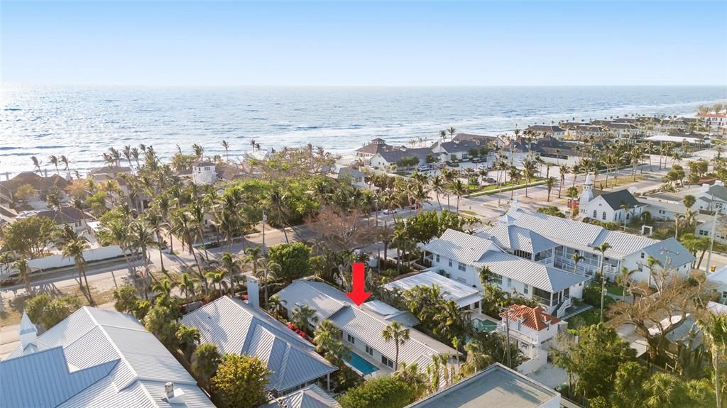 For Sale: $4,995,000 (3 beds, 2 baths, 2049 Square Feet)