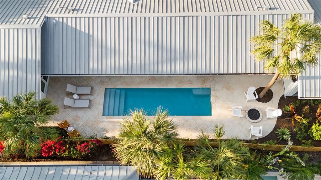 For Sale: $4,995,000 (3 beds, 2 baths, 2049 Square Feet)