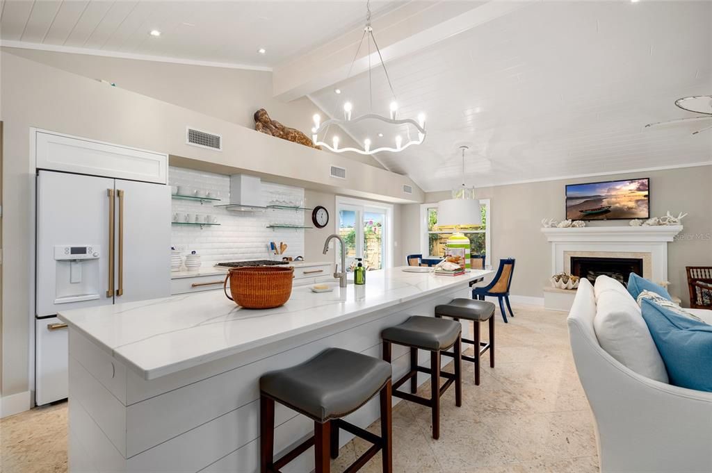 For Sale: $4,995,000 (3 beds, 2 baths, 2049 Square Feet)