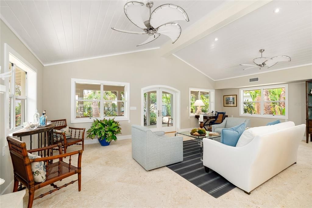 For Sale: $4,995,000 (3 beds, 2 baths, 2049 Square Feet)