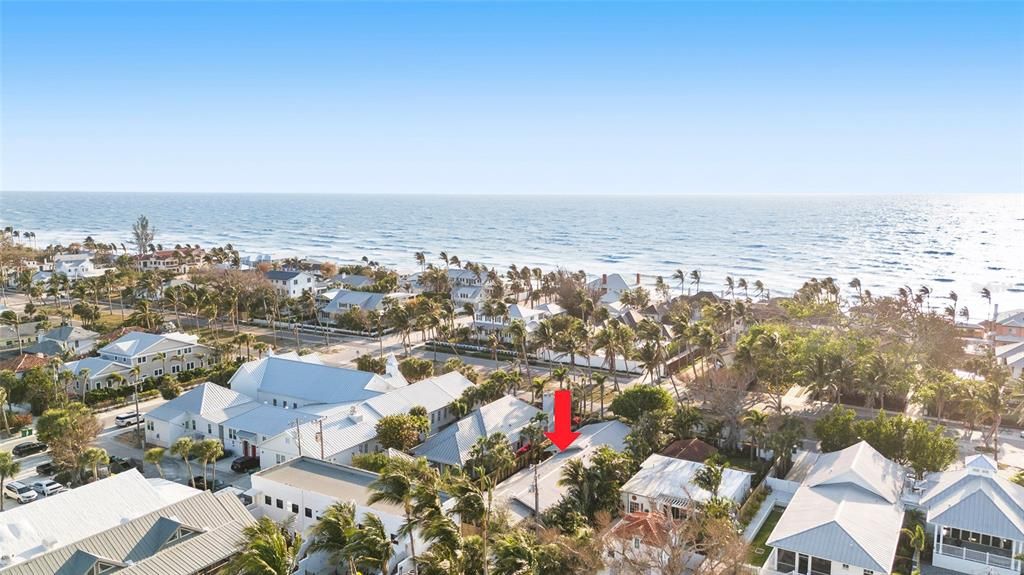 For Sale: $4,995,000 (3 beds, 2 baths, 2049 Square Feet)