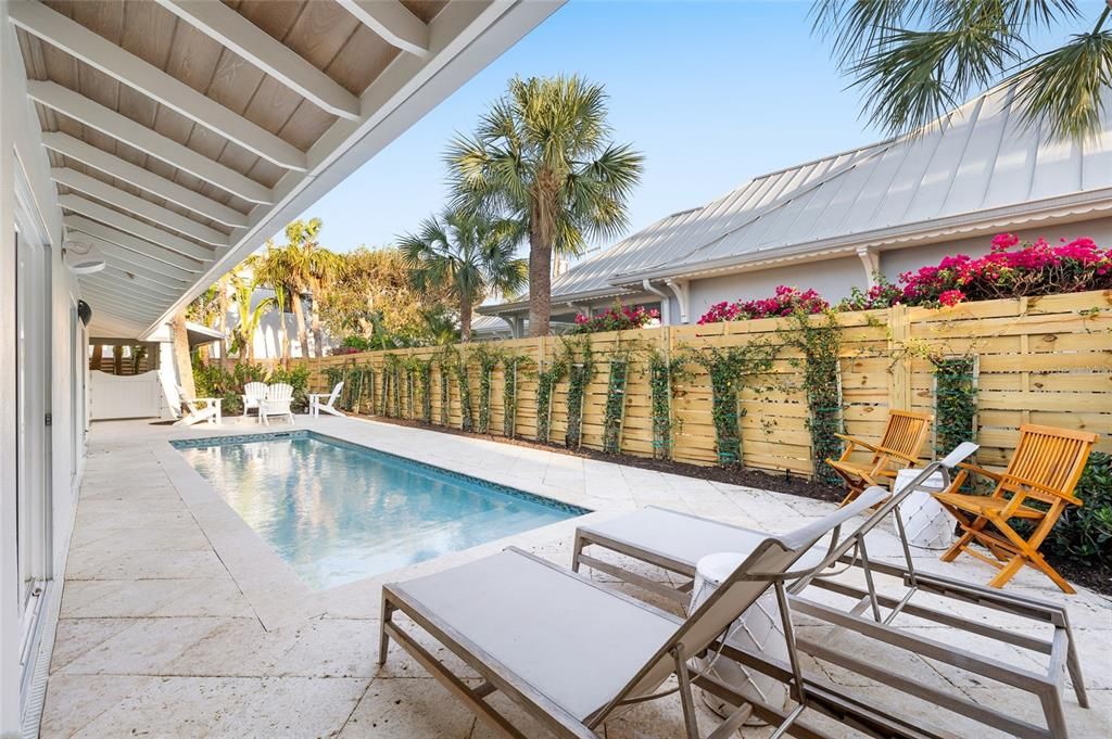 For Sale: $4,995,000 (3 beds, 2 baths, 2049 Square Feet)