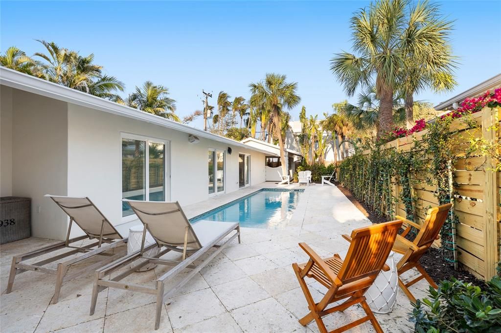 For Sale: $4,995,000 (3 beds, 2 baths, 2049 Square Feet)