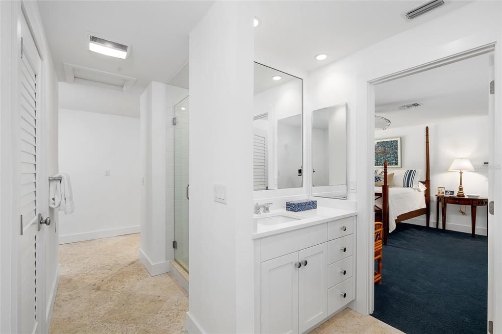 For Sale: $4,995,000 (3 beds, 2 baths, 2049 Square Feet)