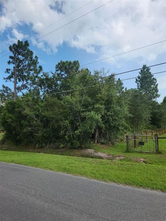 На продажу: $134,900 (2.31 acres)