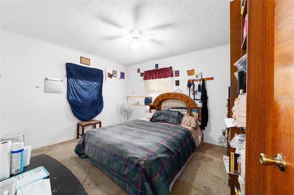 Под контрактом: $279,500 (3 спален, 2 ванн, 1094 Квадратных фут)