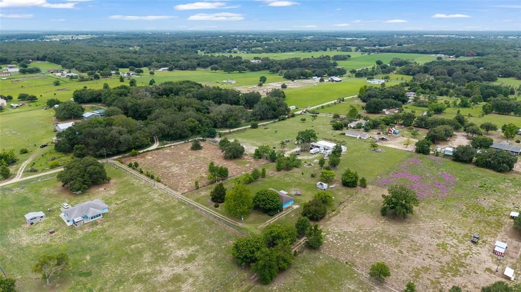 Под контрактом: $279,500 (3 спален, 2 ванн, 1094 Квадратных фут)