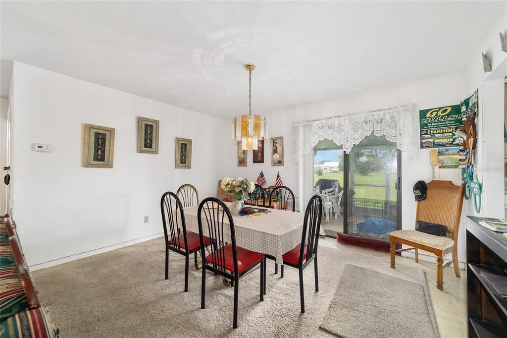 Под контрактом: $279,500 (3 спален, 2 ванн, 1094 Квадратных фут)