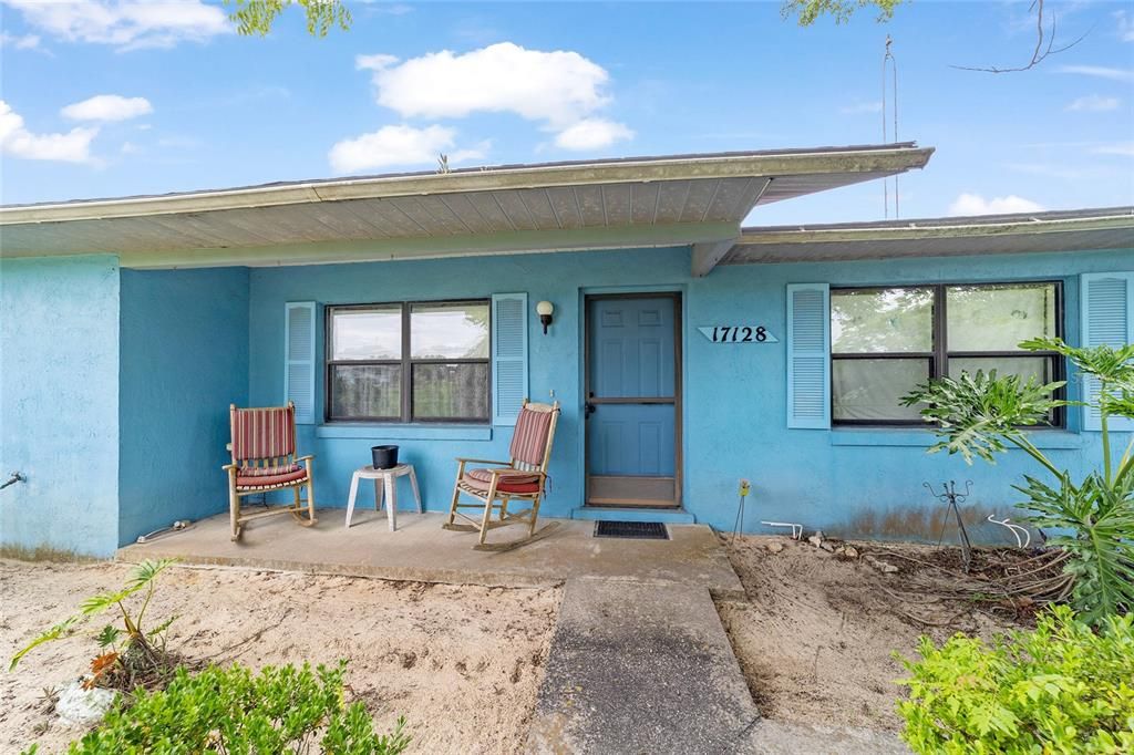 Под контрактом: $279,500 (3 спален, 2 ванн, 1094 Квадратных фут)