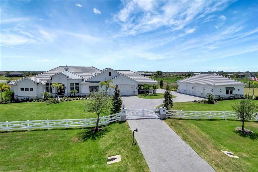 Recently Sold: $2,995,000 (4 beds, 4 baths, 4511 Square Feet)