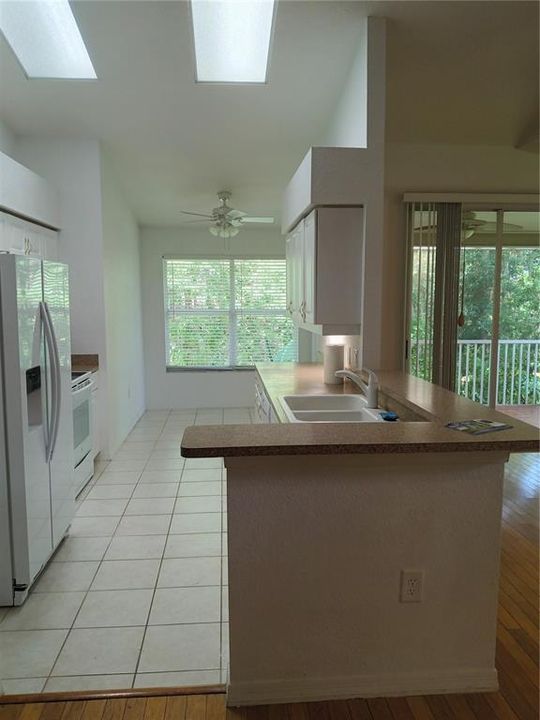 На продажу: $349,000 (3 спален, 2 ванн, 1450 Квадратных фут)