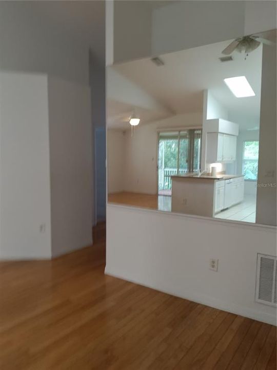 На продажу: $349,000 (3 спален, 2 ванн, 1450 Квадратных фут)