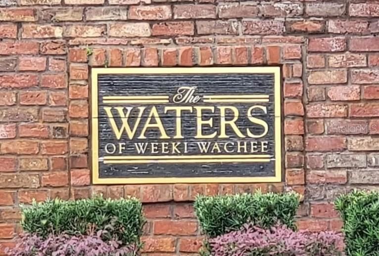 待售: $70,000 (0.68 acres)