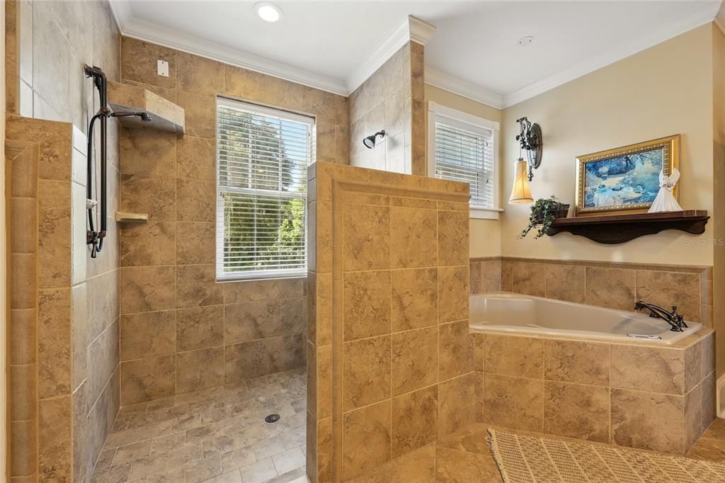 For Sale: $1,795,000 (5 beds, 6 baths, 5943 Square Feet)