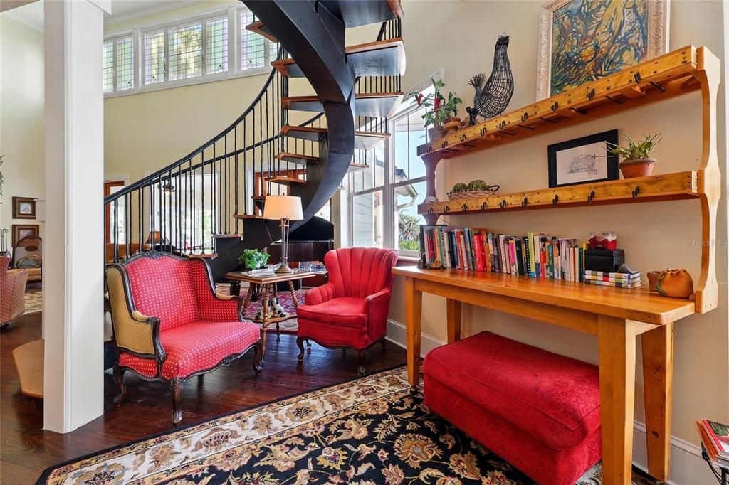 For Sale: $1,795,000 (5 beds, 6 baths, 5943 Square Feet)