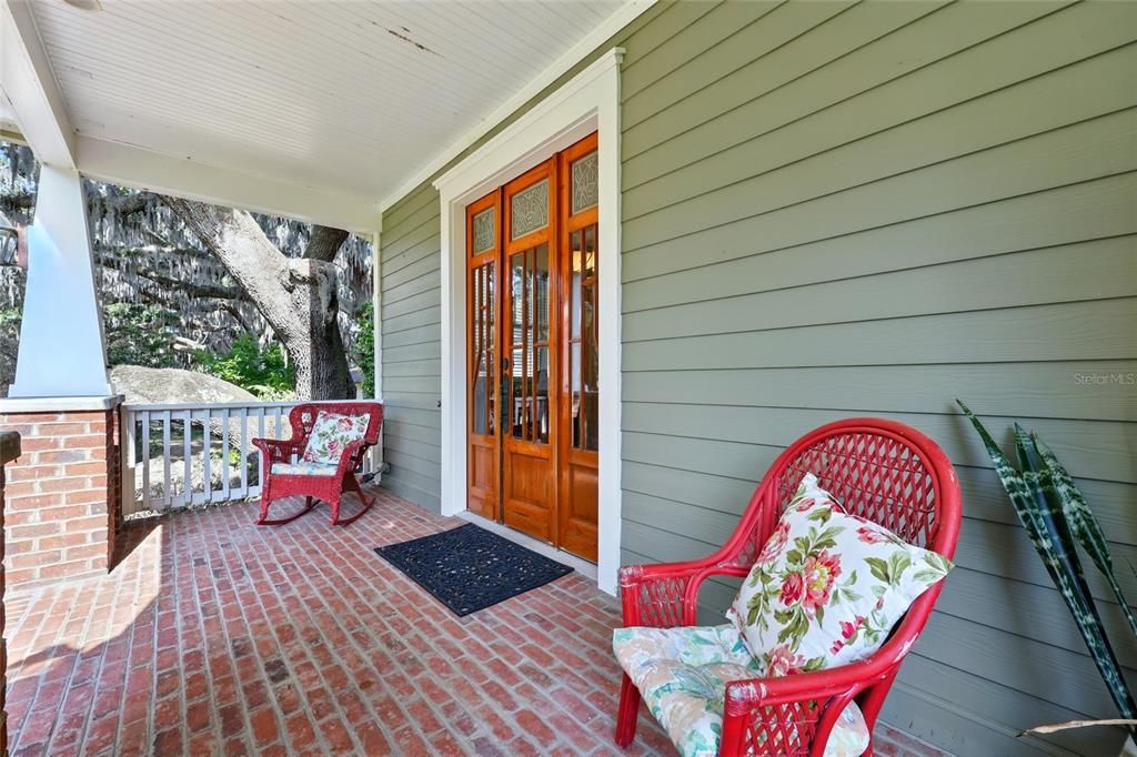 For Sale: $1,795,000 (5 beds, 6 baths, 5943 Square Feet)