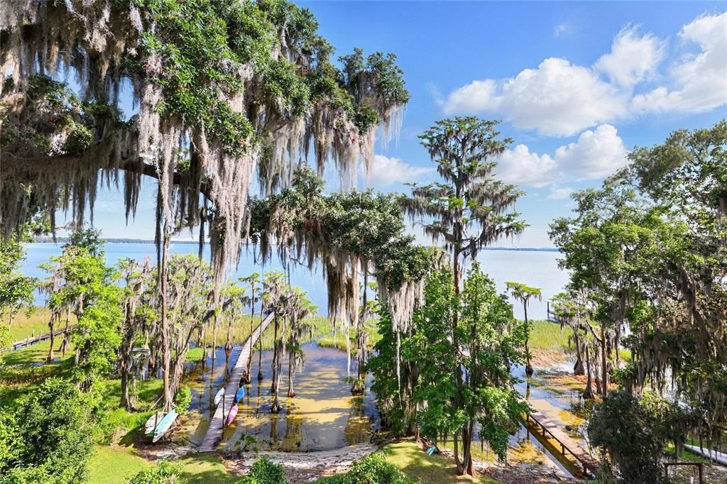 For Sale: $1,795,000 (5 beds, 6 baths, 5943 Square Feet)