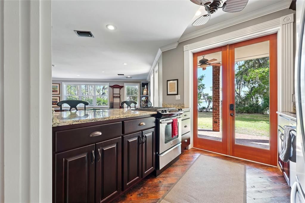 For Sale: $1,795,000 (5 beds, 6 baths, 5943 Square Feet)