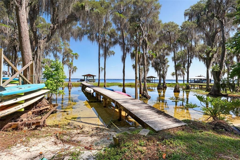 For Sale: $1,795,000 (5 beds, 6 baths, 5943 Square Feet)