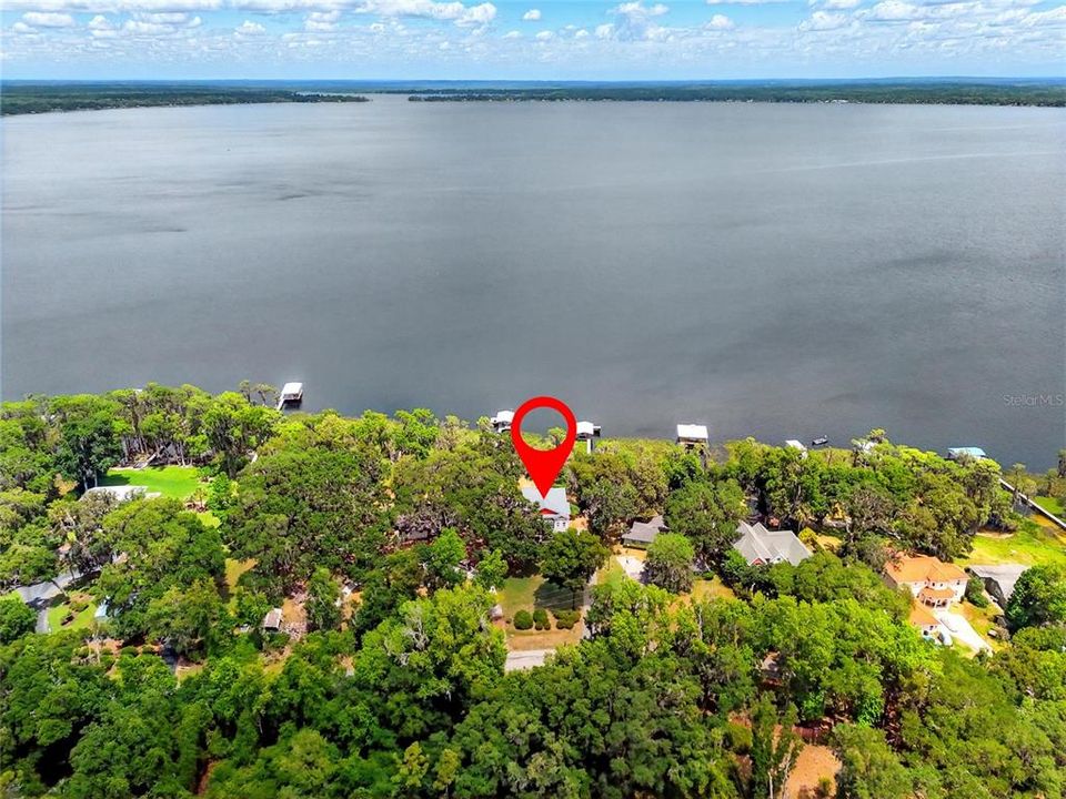 For Sale: $1,795,000 (5 beds, 6 baths, 5943 Square Feet)