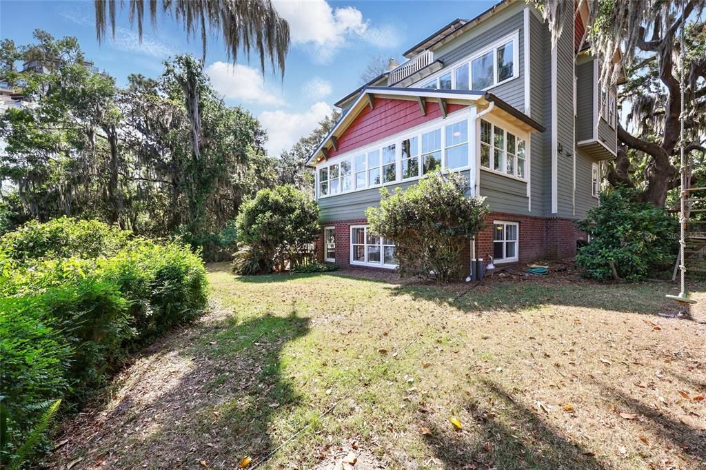 For Sale: $1,795,000 (5 beds, 6 baths, 5943 Square Feet)