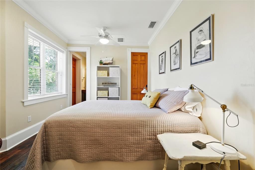 For Sale: $1,795,000 (5 beds, 6 baths, 5943 Square Feet)