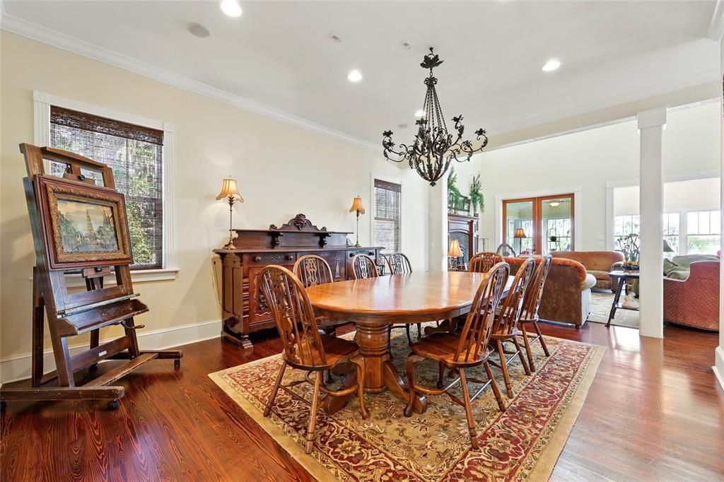 For Sale: $1,795,000 (5 beds, 6 baths, 5943 Square Feet)