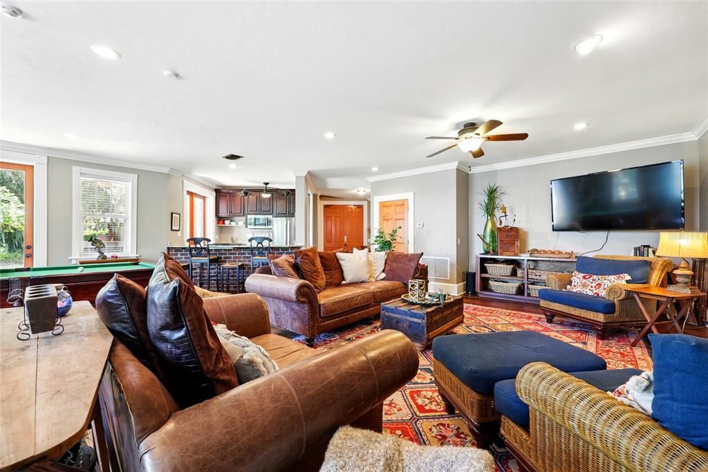 For Sale: $1,795,000 (5 beds, 6 baths, 5943 Square Feet)