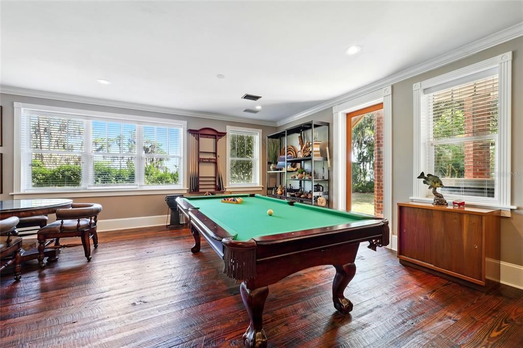 For Sale: $1,795,000 (5 beds, 6 baths, 5943 Square Feet)
