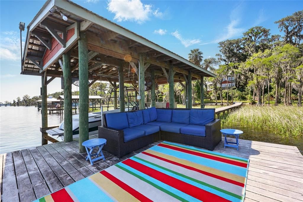 For Sale: $1,795,000 (5 beds, 6 baths, 5943 Square Feet)