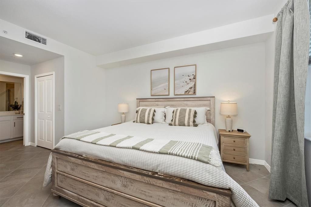 В аренду: $2,250 (2 спален, 2 ванн, 1120 Квадратных фут)