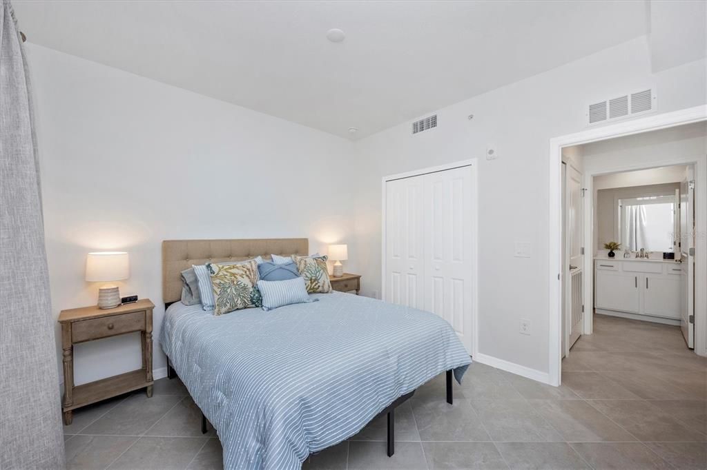 В аренду: $2,250 (2 спален, 2 ванн, 1120 Квадратных фут)