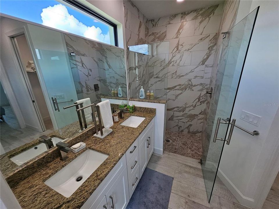 For Rent: $5,400 (3 beds, 2 baths, 1679 Square Feet)