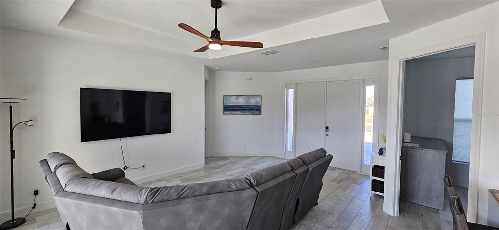 For Rent: $5,400 (3 beds, 2 baths, 1679 Square Feet)