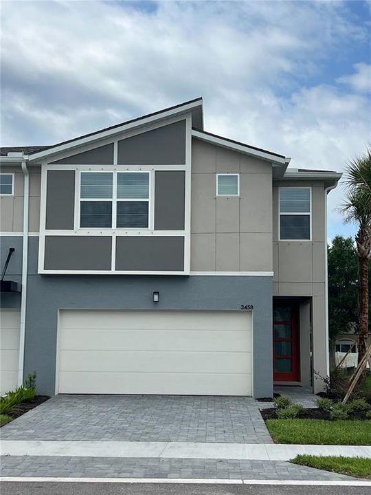 最近售出: $443,294 (4 贝兹, 3 浴室, 2586 平方英尺)