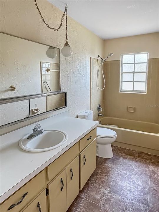 出租: $1,495 (2 贝兹, 2 浴室, 1064 平方英尺)