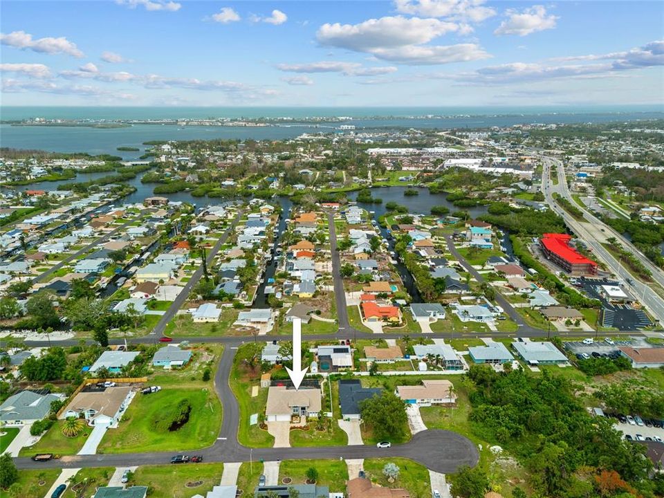 合同活跃: $599,000 (3 贝兹, 2 浴室, 2119 平方英尺)