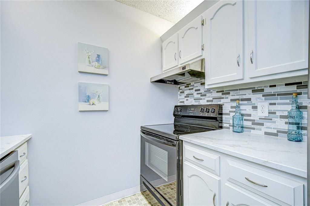 На продажу: $90,000 (1 спален, 1 ванн, 720 Квадратных фут)