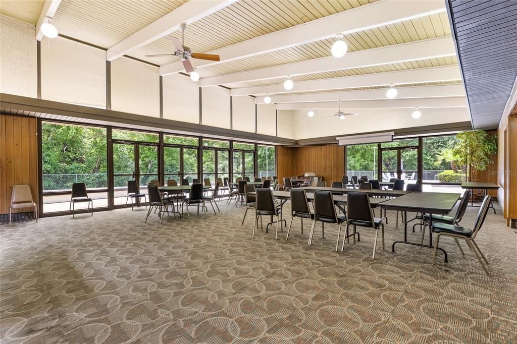 Activo con contrato: $240,000 (3 camas, 2 baños, 1558 Pies cuadrados)