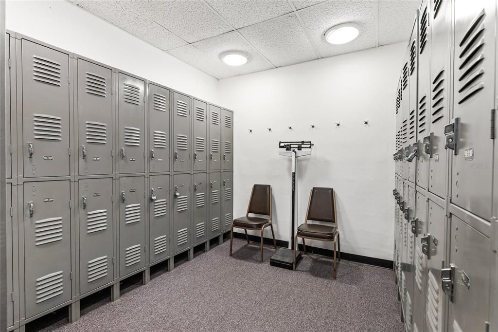 Activo con contrato: $240,000 (3 camas, 2 baños, 1558 Pies cuadrados)