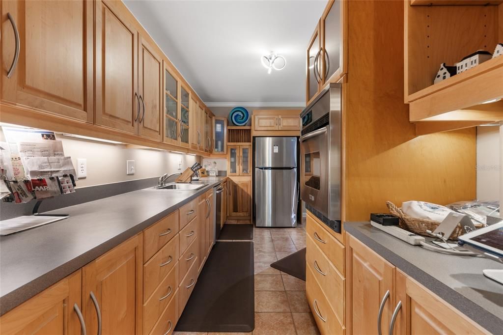 Activo con contrato: $240,000 (3 camas, 2 baños, 1558 Pies cuadrados)