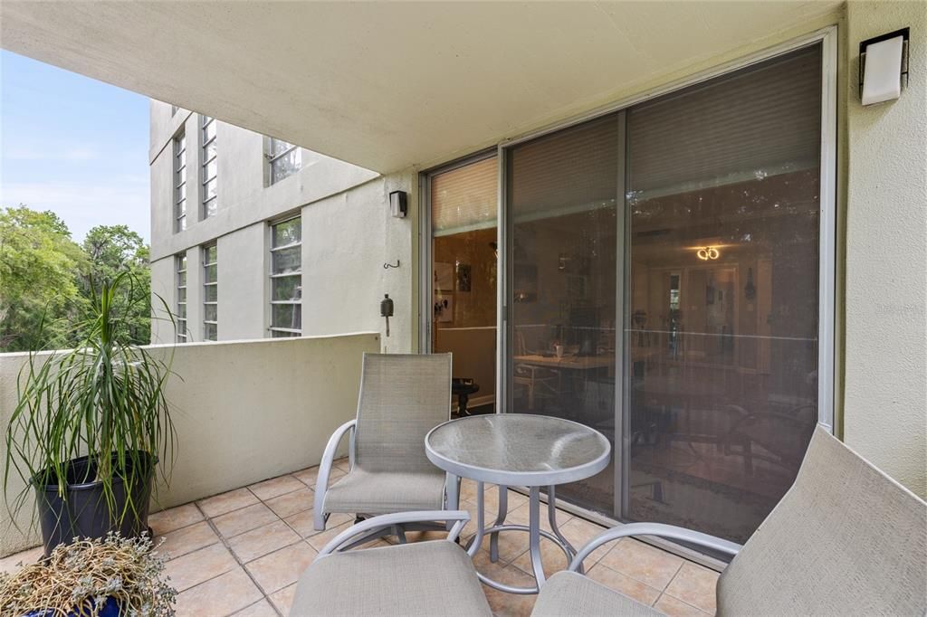 Activo con contrato: $240,000 (3 camas, 2 baños, 1558 Pies cuadrados)