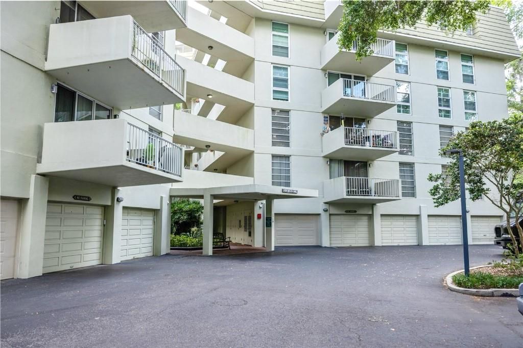 Activo con contrato: $240,000 (3 camas, 2 baños, 1558 Pies cuadrados)